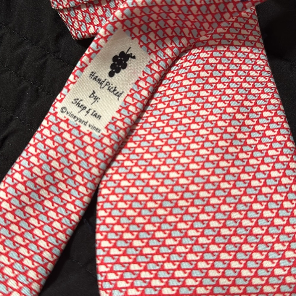 Vineyard vines red white and blue tie 100% silk Father’s Day gift idea!
